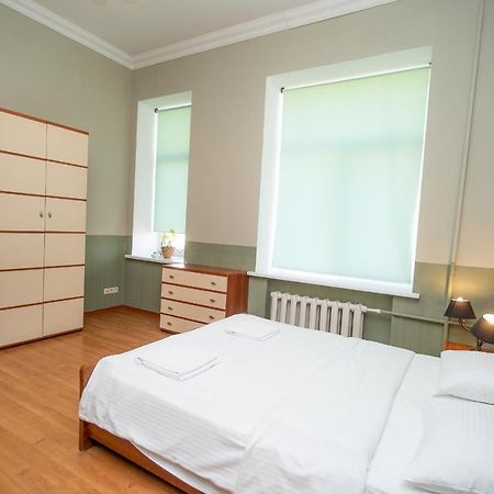 Ferienwohnung Простора 3 Кімнатна Біля Майдану Незалежності Kiew Exterior foto