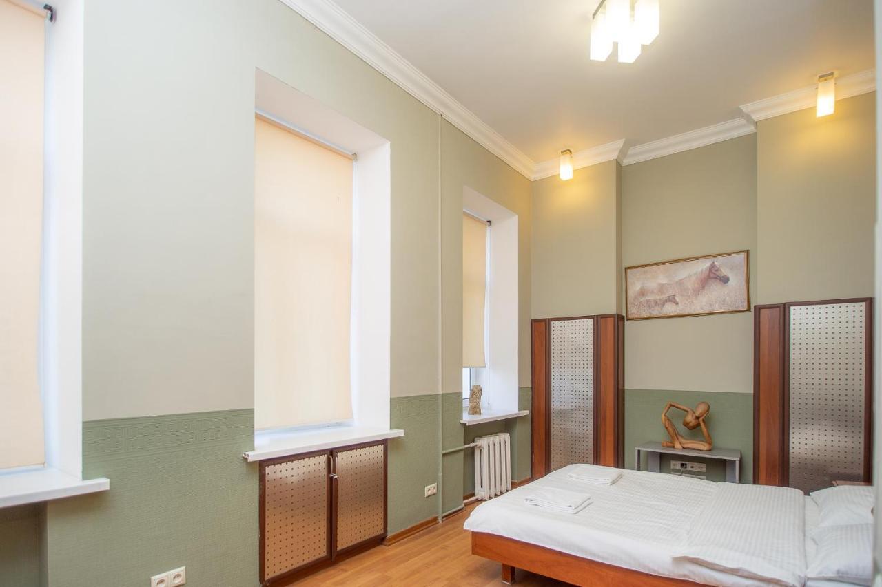 Ferienwohnung Простора 3 Кімнатна Біля Майдану Незалежності Kiew Exterior foto