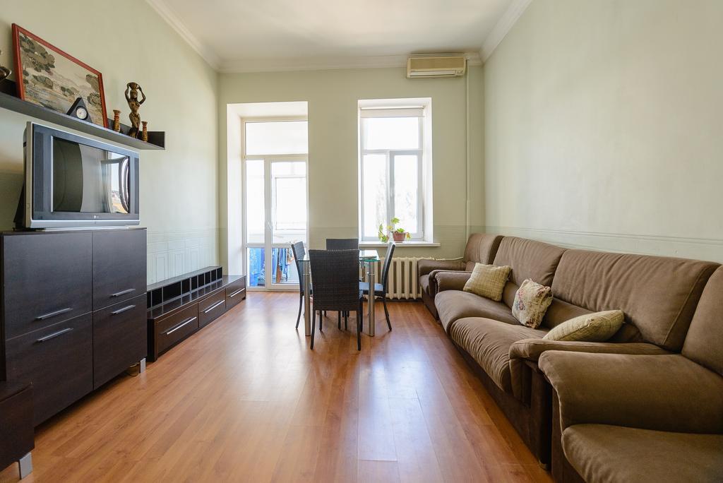 Ferienwohnung Простора 3 Кімнатна Біля Майдану Незалежності Kiew Exterior foto